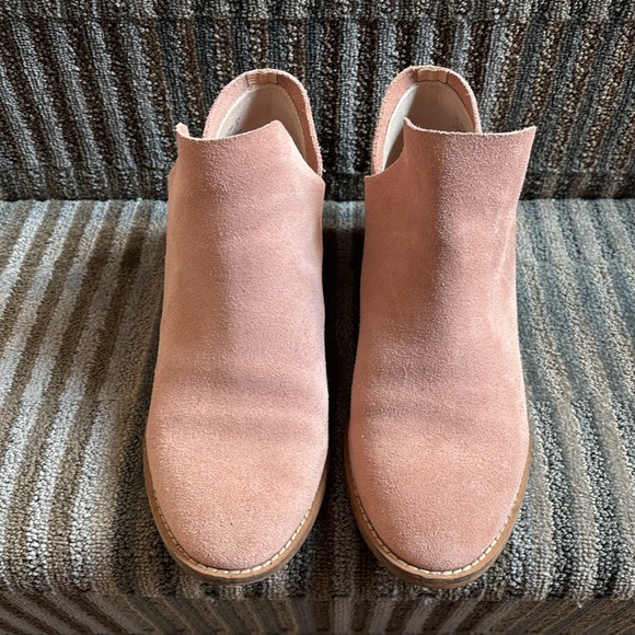 Kelsi Dagger Brooklyn pink suede ankle boots, 7.5 - Picture 3 of 5